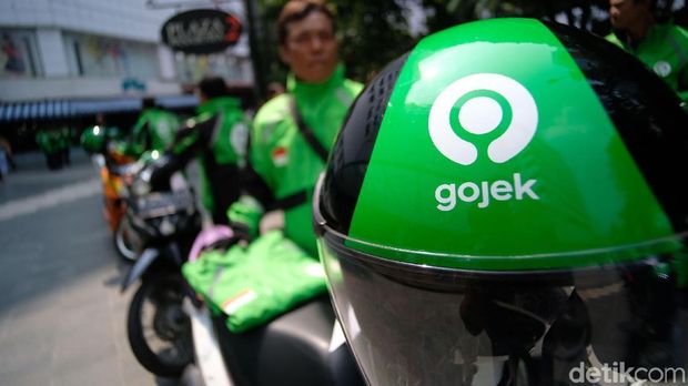 Gojek meresmikan logo barunya yang melambangkan kekuatan ekosistem Gojek sekaligus apresiasi kepada seluruh pengguna dan mitra Gojek. Peresmian ini dihadiri langsung oleh Founder dan CEO Gojek Nadiem Makarim.