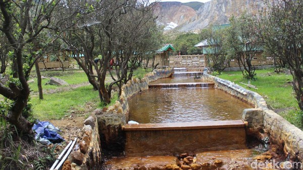 Suhu udara di Garut saat ini dirasa penduduk sangat dingin setiap hari. Pada siang hari rata-rata suhu bisa mencapai 20-19 derajat celcius (Hakim Ghani/detikcom) Suhu udara di Garut saat ini dirasa penduduk sangat dingin setiap hari. Pada siang hari rata-rata suhu bisa mencapai 20-19 derajat celcius (Hakim Ghani/detikcom)