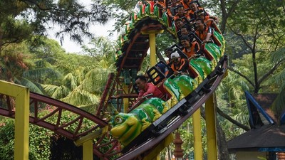 Cerianya Para Pasukan Oranye Jajal Wahana Bermain di Dufan