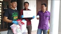 Rumah besar ini diketahui disewa perempuan berusia 68 tahun. Inisialnya ED, warga Kecamatan Selopuro Kabupaten Blitar.