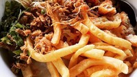 Ini versi yang agak berbeda. Selain cakue juga diberi taburan cheese stick yang gurih renyah. Bikin tak bisa berhenti mengunyah. Foto : Instagram @melinda_dwi_a