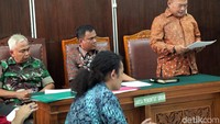 Sidang praperadilan ini dengan agenda pembacaan permohonan.