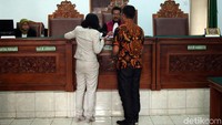 Seusai pembacaan permohonan, Hakim memberikan waktu kepada termohon untuk memberikan jawabannya. Sidang pun ditunda dan akan dilanjutkan kembali pada Selasa (23/7/2019).