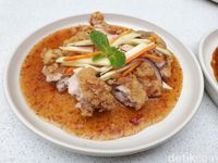 Chi Li: Mantul! Nasi Goreng Yang-chow dan Ayam Saus Wijen di Sini
