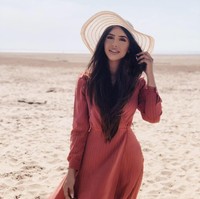 Sebelum berlaga di Miss England 2019, wanita 21 tahun ini memenangkan kontes regional sebagai Miss Lancashire 2019. Jika berhasil menjuarai Miss England maka dia bisa mewakili negaranya ke Miss World. Foto: Facebook Aysha Khan