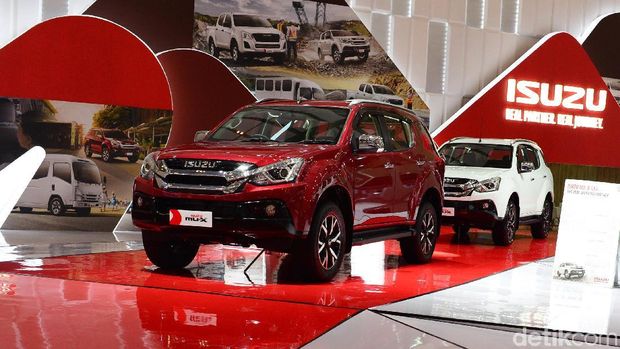 Sadar dengan popularitas sport utility vehicle (SUV) yang makin mentereng di Tanah Air, Isuzu memperkuat segmen SUV-nya dengan menghadirkan tipe terbaru mu-X. Isuzu menampilkan mu-X tipe i-Series pada ajang Gaikindo Indonesia International Auto Show (GIIAS) 2019.