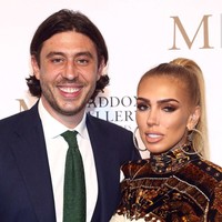 Dari pernikahannya dengan sang mantan suami, Petra memiliki tiga anak. Petra sendiri kini telah menikah lagi dengan mantan sales mobil bernama Sam Palmer, dan kini tengah mengandung anak keempatnya. Foto: Getty Images/Florian Seefried