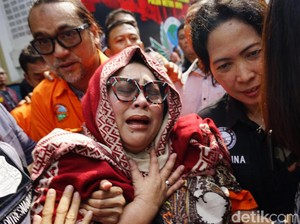 Nunung Menangis Hingga Nyaris Pingsan, Ini Kaitan Emosi dengan Kesadaran
