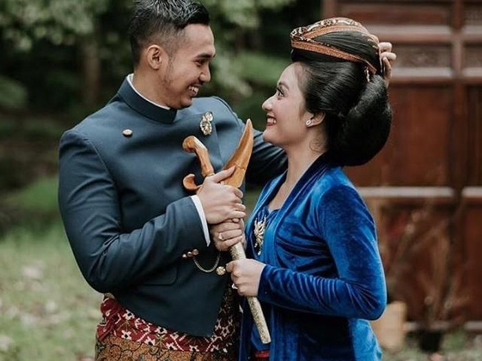 R.Aj Sitha Anisa Puspitasari dan Bagus Surya Laksmana. Foto: dok. Instagram @sithaanisa R.Aj Sitha Anisa Puspitasari dan Bagus Surya Laksmana. Foto: dok. Instagram @sithaanisa