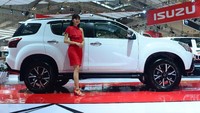 Tipe i-Series ini dihadirkan untuk mengisi segmen SUV High 7-penumpang guna memenuhi kebutuhan konsumen ritel yang ingin naik kelas memiliki kendaraan SUV.