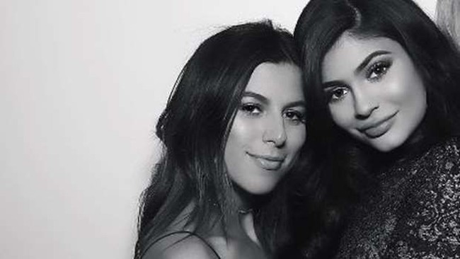 Berbeda dengan yang lainnya, bagi Kylie Jenner, Victoria Villarroel bukan hanya sahabat. Wanita kelahiran 5 Maret 1992 itu merupakan asistennya. Victoria termasuk setia bekerja dengan keluarga Jenner. Foto: Instagram @victoriavillarroel