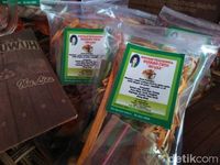 Nikmatnya Wedang Uwuh Minuman Tradisional 'Ibu Lies' dari Ungaran