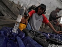 Warga Miskin Jakarta Sulit Dapat Air Bersih, Kurban Tekan Inflasi?