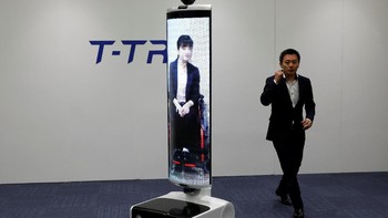 Jepang yang terkenal dengan inovasi dan kecanggihan teknologinya jelas menampilkan beragam robot canggih untuk membantu penyelanggaraan Olimpiade Tokyo 2020 dan Paralimpiade 2020 mendatang. Salah satunya adalah robot komunikator lokasi T-TR1 yang mampu bergerak dan dirancang untuk mewakili orang terdekat para atlet yang berhalangan hadir di penyelenggaraan Olimpiade Tokyo 2020 maupun Paralimpiade 2020 mendatang.