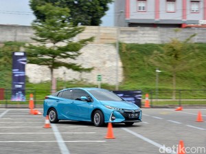 Perpres Mobil Listrik Diteken Jokowi, Toyota Tunggu Isinya