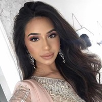 Saat ini Aysha mengemban sekolah di perguruan tinggi Manchester Metropolitan University, jurusan Education Stuides. Foto: Facebook Aysha Khan