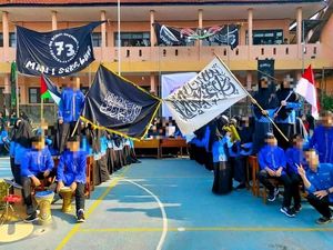 Tentang Bendera Hitam/Putih Bertuliskan Tauhid yang Dianggap Meresahkan