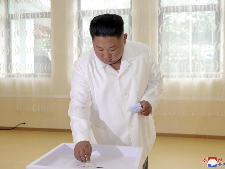 Pemilu Daerah Korut Diikuti 99,98 % Pemilih, Kim Jong-Un Ikut Memilih Pemilu Daerah Korut Diikuti 99,98 % Pemilih, Kim Jong-Un Ikut Memilih