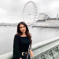 Keputusan Aysha memakai wetsuit mendapat banyak pujian terutama dari sesama wanita Muslim. Dia mengatakan mendapatkan banyak pesan teks yang mengungkapkan kebanggaan mereka pada dirinya. Foto: Facebook Aysha Khan