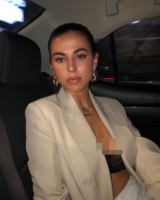 Pekerjaan apa yang dilakukan Victoria sebagai asisten Kylie Jenner? Ketika aku mulai, aku lebih kepada manajer rumah, aku membantu mengurus rumah. Seperti bahan makanan, mobil, semuanya harus sempurna, katanya dalam wawancara dengan People. Foto: Instagram @victoriavillarroel