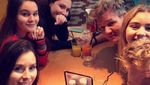 Manisnya Pose Kuliner Megan Ramsay, Putri Gordon Ramsay yang Baru Lulus Kuliah