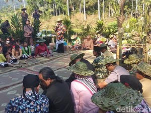 Warga Losari Magelang Gelar Tradisi Wiwitan Jali