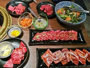 7 Trik Agar Bisa Makan Banyak di Resto All You Can Eat