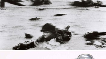 D-Day (1944) karya Robert Capa menggunakan kamera Contax Ii Foto: Bored Panda