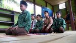 Seperti Bu Muslimah, Bidan Suraidah Bangun Sekolah Kolong di Pulau Terluar