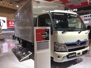 Sambut Penerapan B30, Hino Lakukan 2 Tes Ini