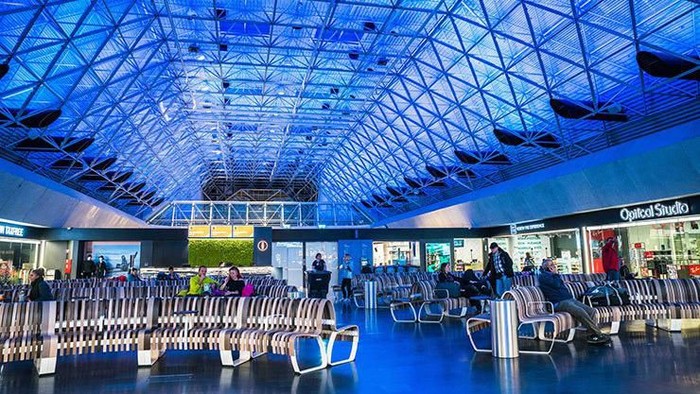 Bandara Keflavik, Islandia