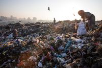 India Punya 'Kafe Sampah', Sampah Plastik Ditukar dengan Makanan