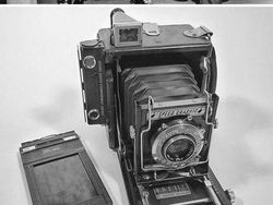 20 Foto Ikonik dan Kamera yang Digunakan