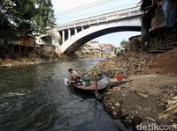 Curhat Anies: Sungai Ditangani Pusat, Pas Banjir Ramainya ke Gubernur