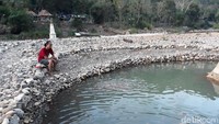 Salah seorang pengelola, Riza Marzuki mengatakan, padang batu ini selalu muncul saat musim kemarau. Untuk tahun ini padang batu tersebut muncul di Dusun Jetis, Desa Selopamioro, Kecamatan Imogiri, Bantul. (Pradito Rida Pertana/detikcom)