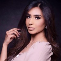 Aku bangga bisa jujur pada diri sendiri selama kompetisi ini dan tidak akan melakukan apapun yang melanggar moralitas demi bisa bergabung. Menurutku itu yang membuatku menonjol (di kompetisi) dan membantuku sampai sejauh ini. Karena menjadi diri sendiri yang membuatku berbeda, ungkap Aysha, seperti dikutip dari The Sun. Foto: Facebook Aysha Khan