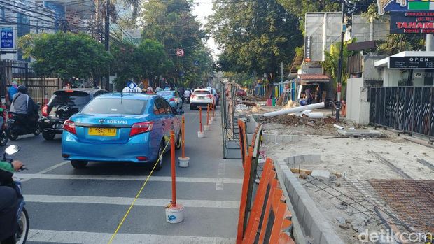 Diprotes Ferdinand PD, Begini Suasana Proyek Trotoar Cikini Pagi Ini