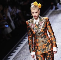 Anak dari Lionel Richie, Sofia Richie, memiliki tinggi badan 170 cm dan sukses menyematkan namanya sebagai model papan atas. Wanita 20 tahun ini sudah malang melintang di industri fashion dengan berjalan untuk brand D&G, Chanel, Yeezy, dan tampil di majalah W, V Magazine, serta Vogue Japan. Foto: Vittorio Zunino Celotto/Getty Images