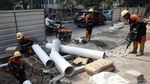 Penampakan Proyek Trotoar Cikini yang Bikin Macet
