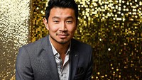 Padahal akting Simu Liu dalam film Marvel tersebut dipuji. Filmnya pun masuk box office.  Foto: Simu Liu (imdb.)