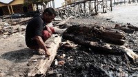Kapolres Karawang AKBP Nuredy Irwansyah Putra menuturkan minyak-minyak tersebut diduga berasal dari insiden kebocoran pipa di perairan utara Karawang