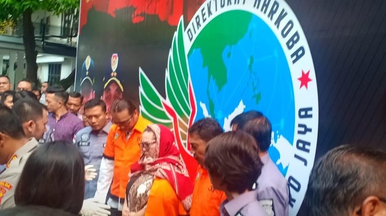 Tertangkap Narkoba, Nunung dan Suaminya Resmi Ditahan Polisi