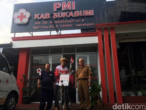 Kampanye Donor Darah, Pria Paruh Baya Gowes Sepeda Bandung-Jakarta