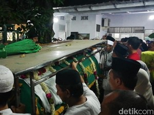 Tiba di Rumah Duka, Jenazah Salman Awak Cessna Disambut Kalimat Tauhid