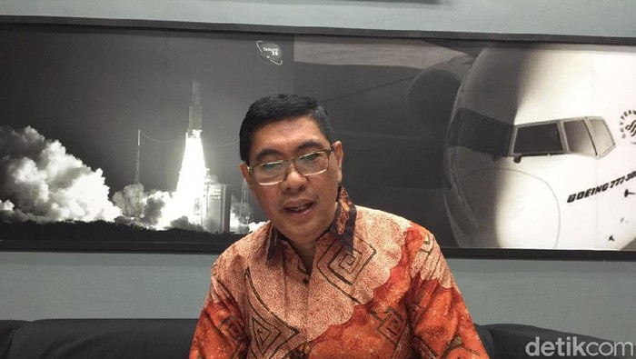 Roy Maningkas Komisaris Krakatau Steel yg ajukan pengunduran diri