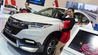 Adapun Honda HR-V Mugen ini mendapat aksesoris berupa New Front Under Spoiler, Side Under Spoiler, Rear Under Spoiler, Tailgate Spoiler, Body Sticker dan emblem Mugen.