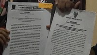 Merasa didiskriminasikan, drg Romi akan mengambil langkah hukum. Ada kebijakan yang sangat diskriminatif dan pertimbangan yang tidak jelas. Kami gagal paham apa yang ditolak untuk mengiliminer. Kalau dibilang sudah sehat, ada keterangan sehat, kata Direktur LBH Padang, Wendra Rona Putra.