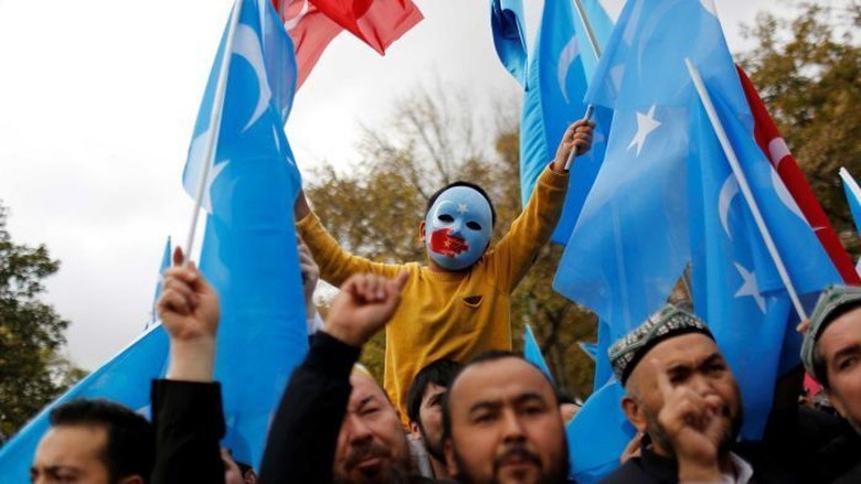 China Sebut Orang Uighur Dulunya Dipaksa Masuk Islam China Sebut Orang Uighur Dulunya Dipaksa Masuk Islam
