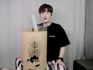 Unik! Youtuber Asal Korsel Ini Bikin Sendiri Makanan Jumbo untuk Mukbangnya