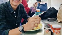 Cakra juga penyuka sambal ikan cakalang dan sambal roa khas Manado. Kelihatannya enak, nih! Foto: Instagram cakra_cyp